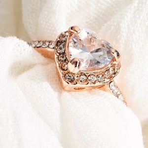 Fashion Rose Gold Crystal Heart Shaped Rings